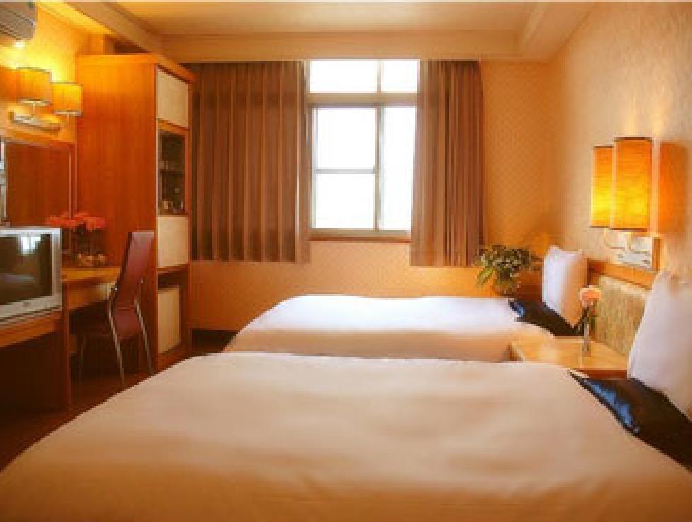 Asia Emperor Hotel Тайнань Екстер'єр фото